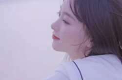短发女头像最潮,展现个性魅力的短发头像精选